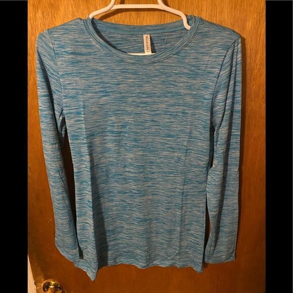 𝅺RESETVED top - Picture 2 of 3